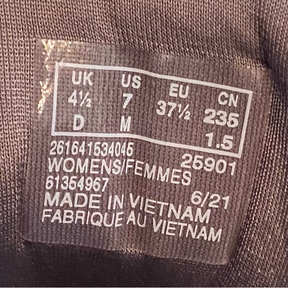 CLOUDSTEPPERS by Clarks
Washable Knit Boots - Ezera
Tie / Women’s size 7 - Picture 9 of 12